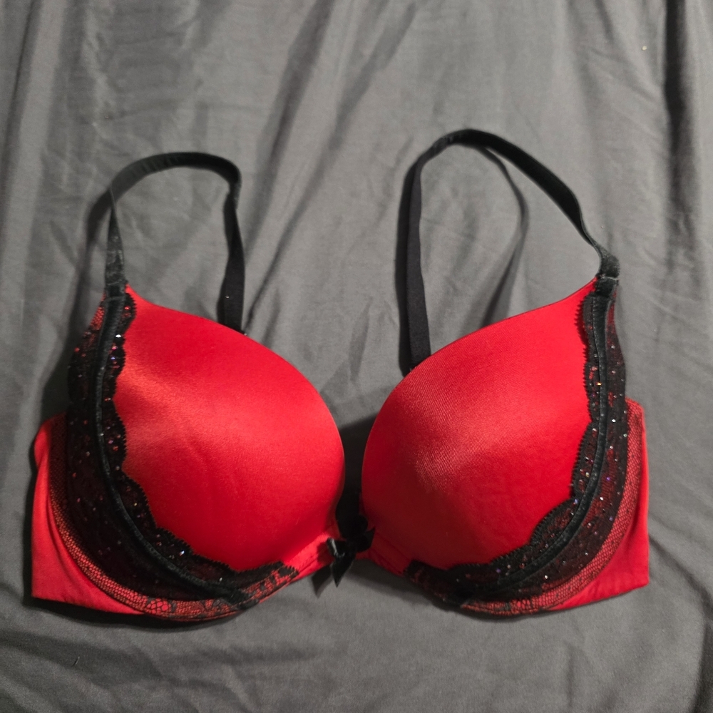 Victoria's Secret 36D Very Sexy Push Up Bra Red Black Lace Rhinestones